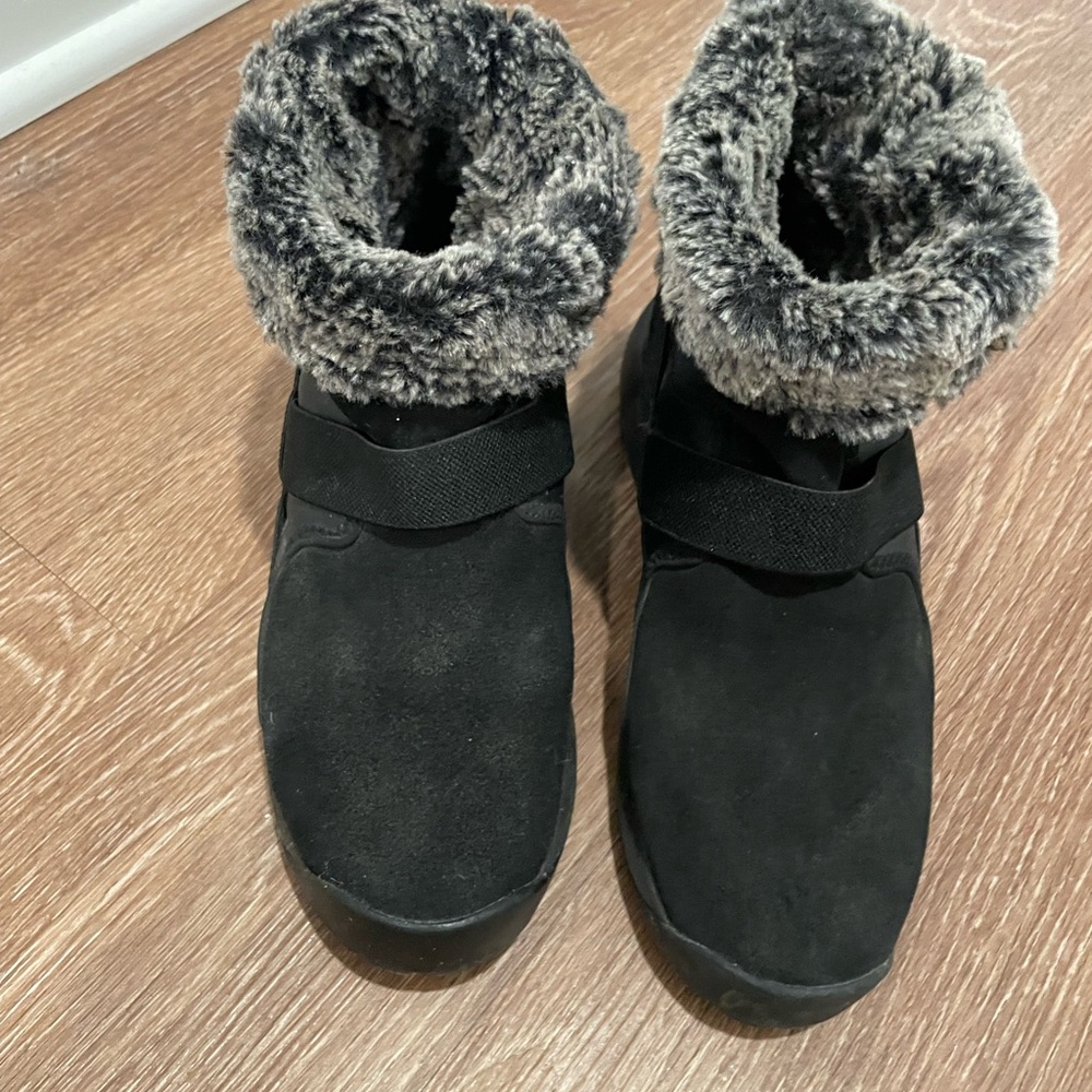 Nike Black Fur-Lined Boots